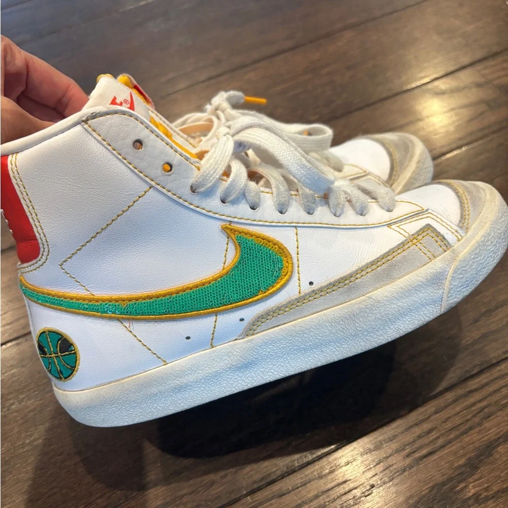 Nike Blazer Mid ‘77 Vintage ‘Roswell Rayguns’ - Picture 3 of 9